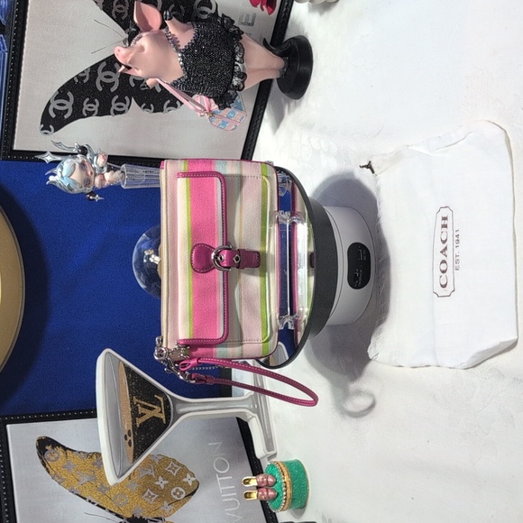Coach Soho Pastel Striped Wristlet W/ Pink leather Piping, Wristlet, Front Snap - Picture 3 of 16